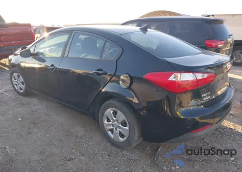 2016 Kia Forte Lx z USA, uszkodzony, nr VIN KNAFX4A61G5537907